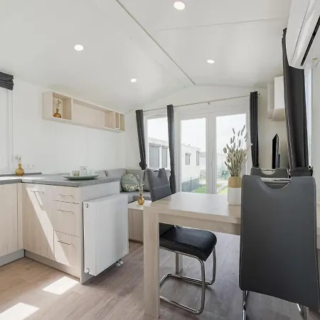 Le Boucanier - Omheinde Stacaravan Aan Zee Миделкерк